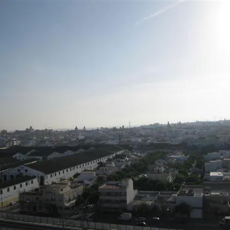 Piso Con Vistas Cerca Feria 4 Dorm 2 Banos, Aire Acond. Garaje Apartamento
