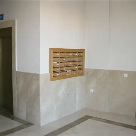 Piso Con Vistas Cerca Feria 4 Dorm 2 Banos, Aire Acond. Garaje Apartment *